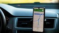 SP: quadrilha de 'quebra-vidros' mira Waze aberto e celular preso no painel