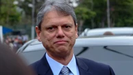 Deboche de Tarcísio sobre crise do metanol tira o gás da sua Coca Leonardo Sakamoto