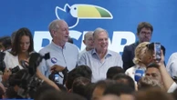 Ao lado de ex-desafetos bolsonaristas, Ciro assina volta ao PSDB no Ceará Carlos Madeiro