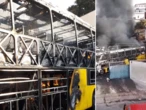 Incêndio atinge garagem de ônibus em Belo Horizonte; há risco de explosão