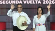 Peru vota em 2º turno disputado para escolher décimo presidente em 10 anos