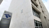 Trabalhadores domésticos precisam declarar Imposto de Renda? Entenda