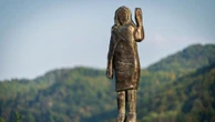 Estátua de Melania Trump desaparece misteriosamente na Eslovênia