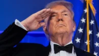 Trump diz que vai tentar nova eleição em 2028 e inaugura boné da campanha