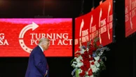 No funeral de Kirk, Trump promove governo, menciona tarifas e até autismo