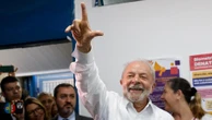 Sem investir em sucessor, Lula quebra promessa de não tentar quarto mandato