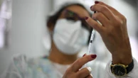Anvisa pede à Pfizer dados de estudos que orientam uso de terceira dose