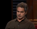 "Jovens querem escritores que não os subestimem", diz editor Rodrigo Lacerda sobre perda de leitores