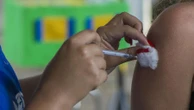Brasil chega a 42,5 milhões de vacinados contra covid, 20,09% da população