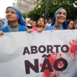 Justiça proíbe cartazes contra aborto em unidades de saúde no Rio