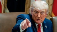 Médico diz que saúde de Trump está excelente, porém cita inchaço e hematomas