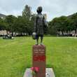 Estátua de Anne Frank, morta no Holocausto, é pichada com 'Gaza' na Holanda