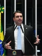 Investigado em rachadinha é braço do 'gabinete do ódio' na equipe de Flávio