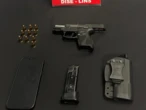 Arma e munições são apreendidas com passageiro de aplicativo em Lins