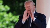 Donald Trump pede gasolina a US$ 2,50 por galão e faz ameaça a postos