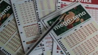 Mega-Sena: quanto R$ 100 milhões rendem todo mês na poupança e no Tesouro