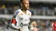 De olho em Neymar, Dorival Jr acompanha vitória do Santos contra o Noroeste na Vila