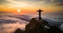 Cristo Redentor sobre mar de nuvens é a foto do ano em concurso global da Wikipédia