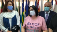 Em SP, Damares evita falar de vacinas e elogia governo: "Acertou muito"