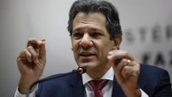 Governo cobra mesmo menos IOF sobre câmbio, como diz Haddad?
