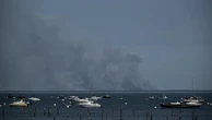 Chamas forçam milhares a fugir por terra e mar de seu paraíso de veraneio na França