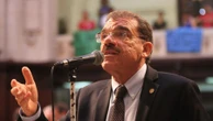 RJ: Deputado pede para tomar 3ª dose sem ser CoronaVac; juíza nega liminar