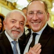 Textor janta com Lula em Paris e diz que Botafogo é o 2º time do presidente