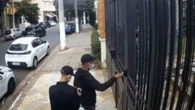 Homens mascarados invadem prédio na zona oeste de SP usando tag de morador
