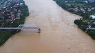 Brücke in Vietnam in Fluss gestürzt - Suche nach Vermissten