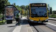 Unfall in Dresden: Busfahrer klappt Rampe ein und verletzt Rollstuhlfahrer