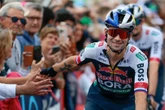 Giro d’Italia: Roglic gooi handdoek in nadat hy vierde keer val