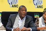 Mashatile maan werkers om ‘wys’ te wees met tweepotstelsel