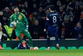 10-man Man United knock Arsenal out of FA Cup on penalties