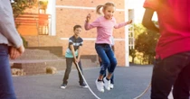 Kinders wat beweeg leer makliker én is gelukkiger: Só help beweging en dís hoekom dit belangrik is
