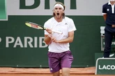 Exhausted Tsitsipas withdraws from Halle grass event
