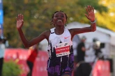 Wêreldrekordhouer in vrouemarathon geskors