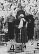 SA swemheld Joan Harrison sterf op 89