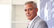 George Clooney se hare nou bruin: ‘Niks laat jou ouer lyk soos om jou hare te kleur nie!’