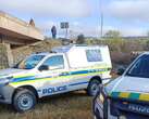 2 passasiers vermis nadat bakkie in rivier beland