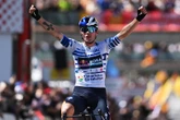 Roglic (35) kan oudste algehele wenner van Giro d’Italia word