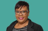 Theresa Olivier: Dis ’n skande hoe die regering ouer mense behandel