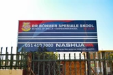 Bloem-onderwyser van aanranding van leerling aangekla