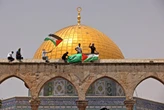 Gaza truce holds as Israel admits Jewish visitors to flashpoint site