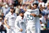 Stokes skitter in Engelse sege oor Indië