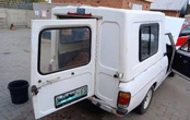 4 vas ná polisie dele van beeskarkas in bakkie kry