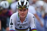 Seer rug knip Lotte Kopecky se deelname aan Giro d’Italia vir vroue kort