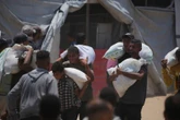 4 Palestyne sterf toe Israeliese weermag ‘waarskuwingskote’ by hulpverspreidingspunt afvuur