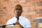 Sappige Gigaba-saak uit die hof gegooi: ‘9 j. te laat’