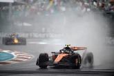 Norris wen chaotiese snelren in Miami