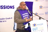 Skoolplasings: Ouers in Gauteng wikkel; 213 000 aansoeke op eerste dag aanvaar